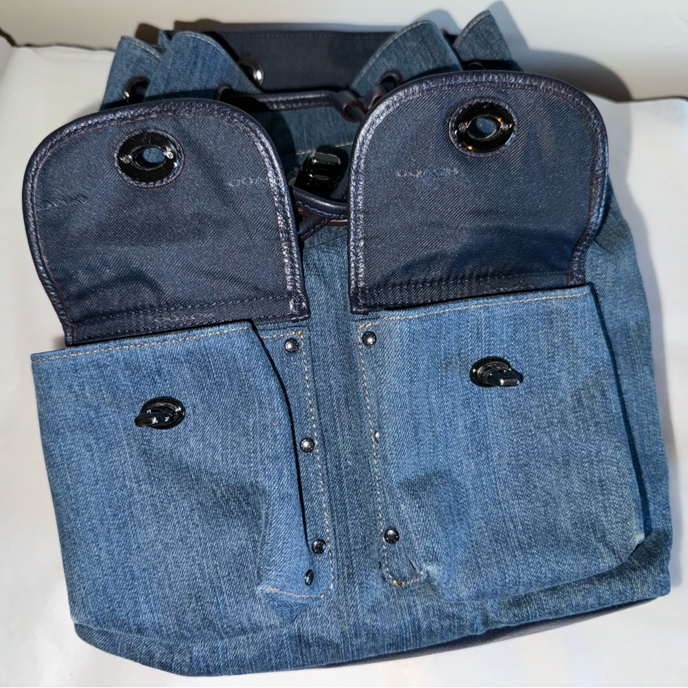 COACH No. 37975 Turnlock Rucksack in Colorblock Denim & Navy Backpack Purse Bag - Picture 11 of 16